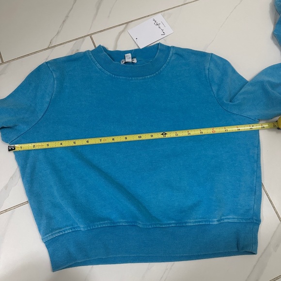 love, Fire Cropped Sweatshirt Hawaiian Surf Blue - Picture 8 of 9